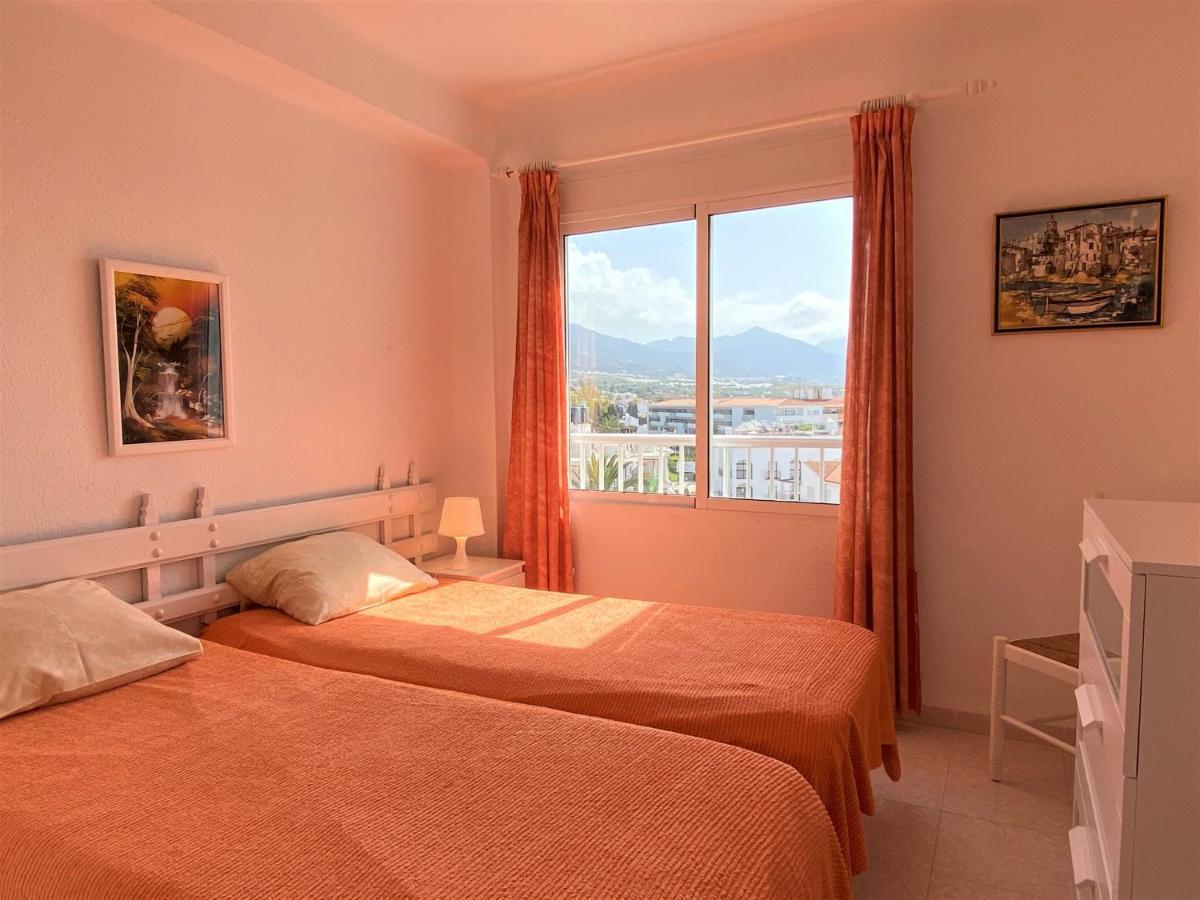 Coronado 73 Apartments Casasol เนร์คา ภายนอก รูปภาพ